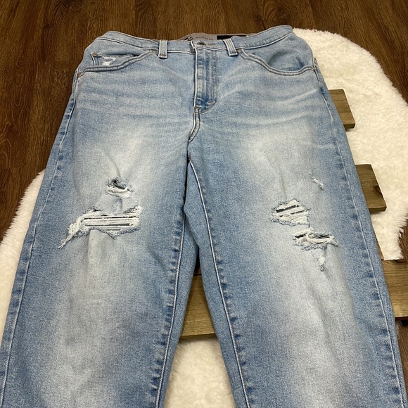 Levi's Silver Tab Distressed Mom Jeans - Picture 3 of 6